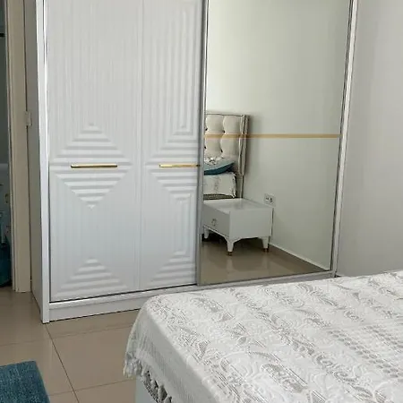 Palm Apartment *