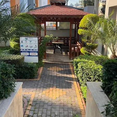 Palm Apartment *